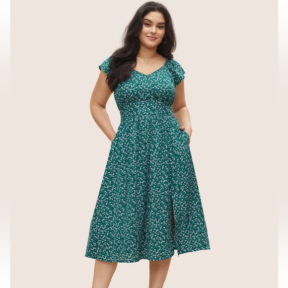BloomChic Plus Size Ditsy Floral Shirred Elastic Waist Split Hem Dress - Picture 1 of 8